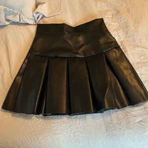 Black faux leather minis skirt size XS